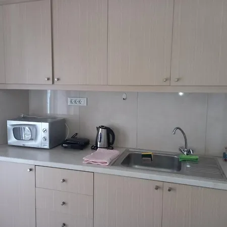 Sundays Apartment *